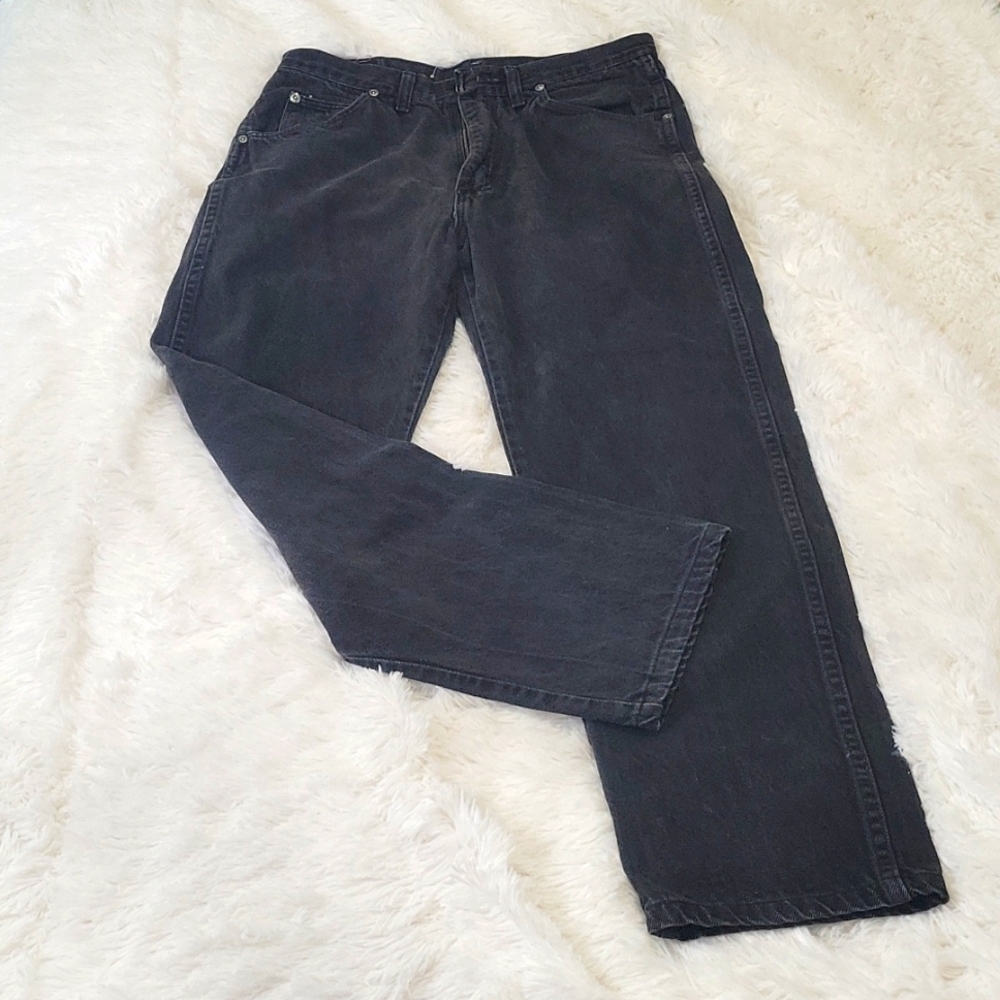 Mens vintage Black Wrangler jeans 32 x 34 fits more like a 30x32